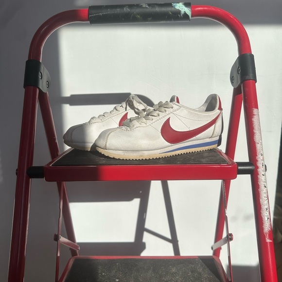 Nike White and Red Sneakers - Picture 2 of 5